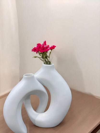 Modern Art-Inspired Ceramic Vase – Dual Flow Design
