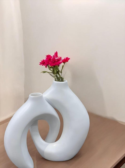 Modern Art-Inspired Ceramic Vase – Dual Flow Design